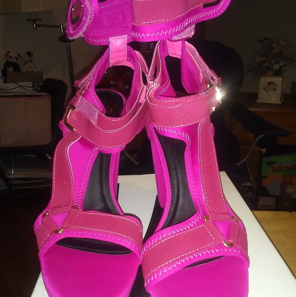 Fashion Nova pumps